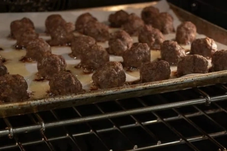 How Long to Cook Meatballs in Oven