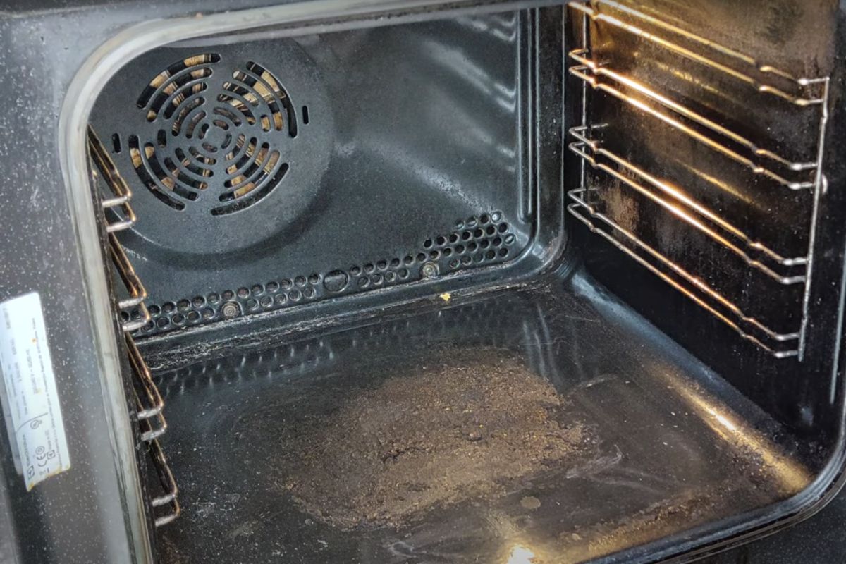 How to Clean the Bottom of Your Oven