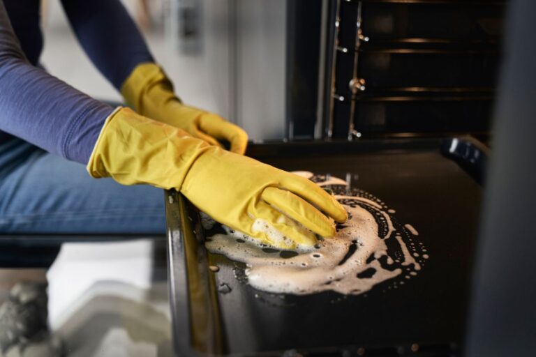 Natural Ways to Clean an Oven