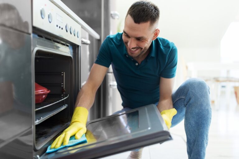 how to clean an oven